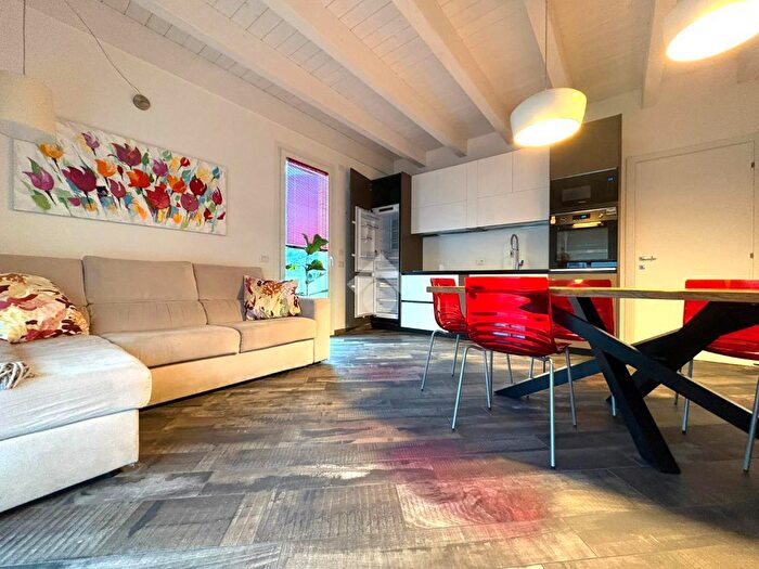 Appartamento trilocale in vendita in Via Teglio, Sondrio