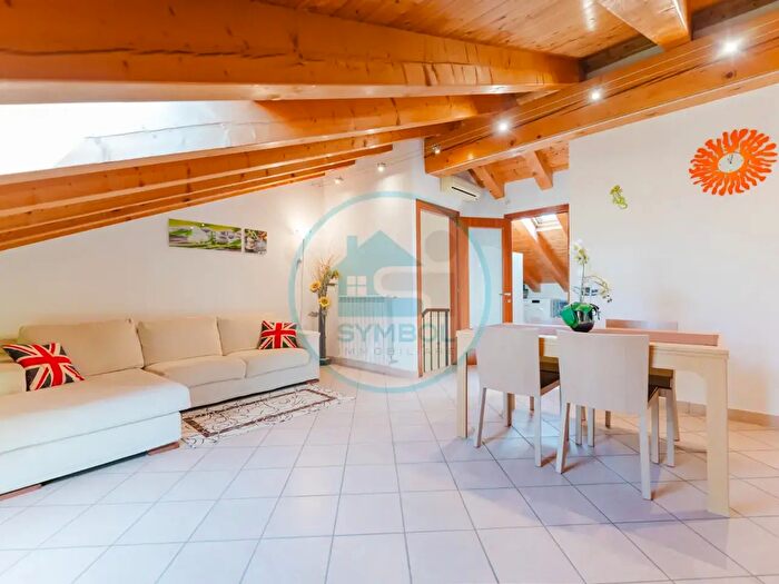Appartamento con 5 locali in vendita in Via Giuseppe Mazzini, Salzano