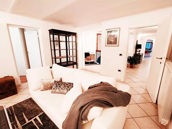 Appartamento trilocale in affitto in viale Spartaco Lavagnini, Libertà Savonarola, Firenze