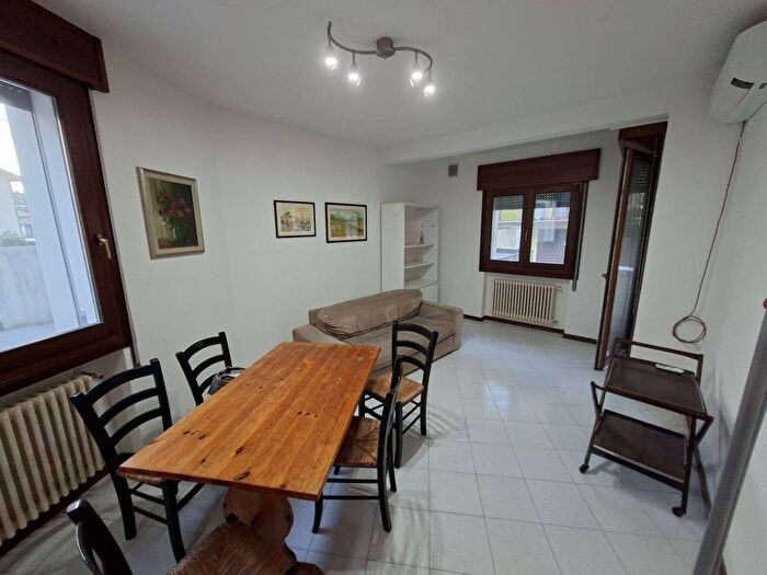 Appartamento bilocale in affitto in Via Adige, Viale Trieste Villaggio dei Fiori, Vicenza