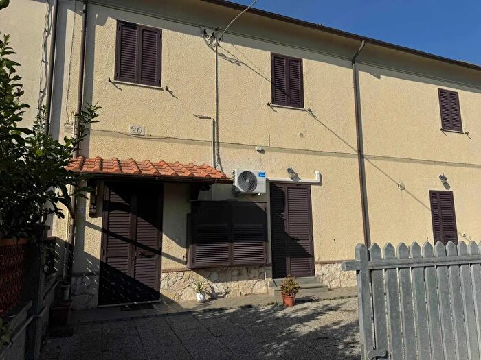 Appartamento con 5 locali in vendita in Rosignano Marittimo
