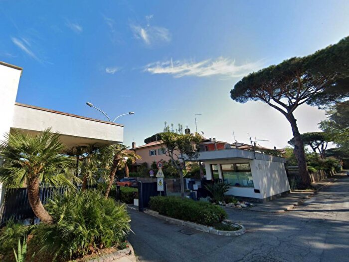 Casa trilocale in affitto in Via Archelao di Mileto, Casal Palocco, Roma