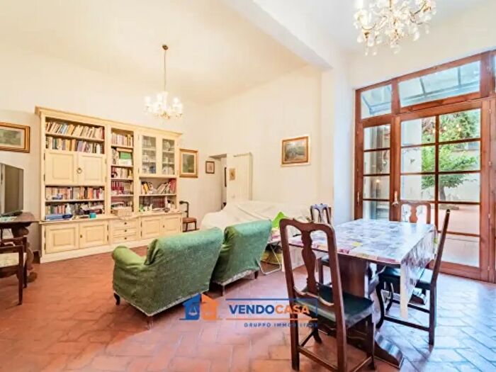 Appartamento con 5 locali in vendita in Via delle Ruote, Firenze