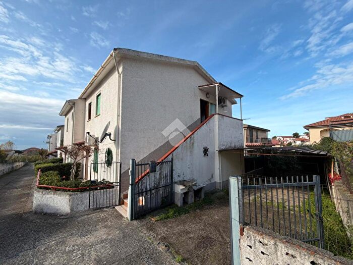 Appartamento trilocale in vendita in VI Traversa Via Alcide De Gasperi, Sangineto