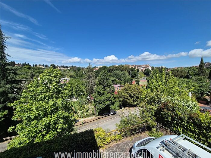 Appartamento con 7 locali in vendita in Pisacane Istituti Scolastici, Siena