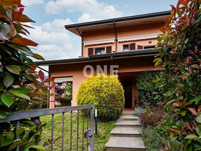 Casa con 5 locali in affitto in Via Beccaria, Villasanta