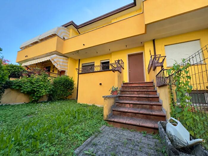Casa con 5 locali in vendita in Rubano