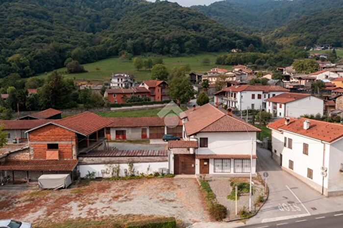 Appartamento quadrilocale in vendita in Via Valle Po, Sanfront
