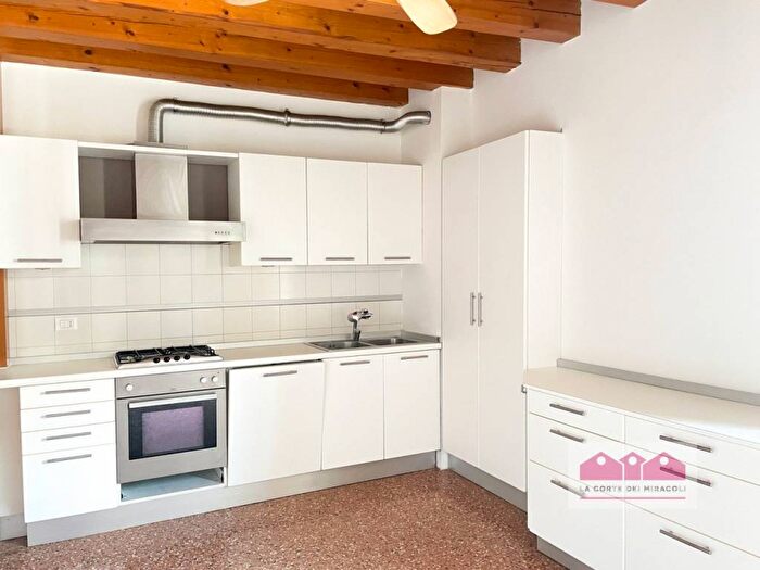 Appartamento quadrilocale in affitto in Contra Carpagnon, Centro Storico, Vicenza