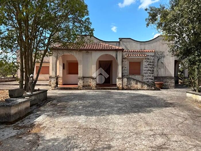 Casa con 6 locali in vendita in Strada Pilozzo, Martina Franca