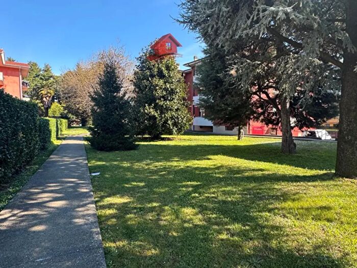 Appartamento trilocale in vendita in Brembate