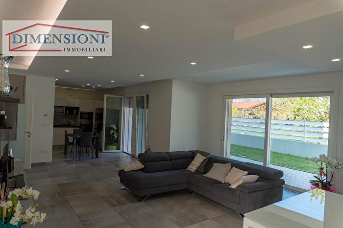 Casa con 5 locali in vendita in Via Alessandro Volta, Albignasego