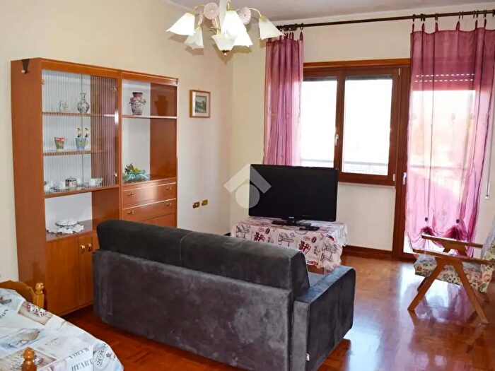 Appartamento trilocale in affitto in Via Lungo Imele, Tagliacozzo