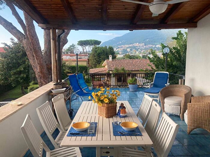 Appartamento con 6 locali in affitto in Via Terracina, Centro, San Felice Circeo