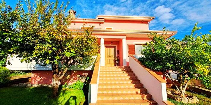 Casa con 9 locali in vendita in Via Marcellina, Santa Maria Del Cedro