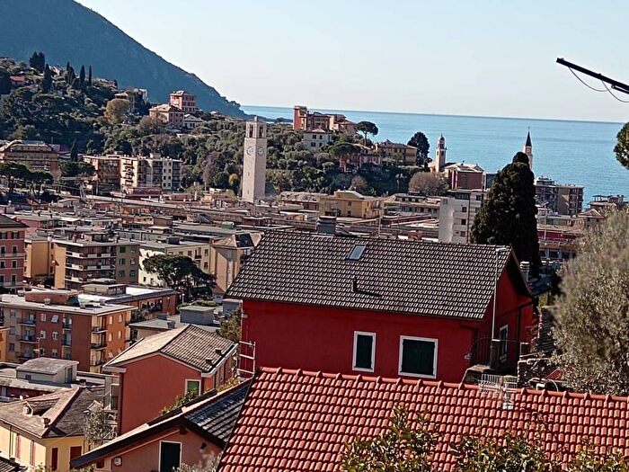 Appartamento trilocale in affitto in Salita San Martino, Centro, Recco