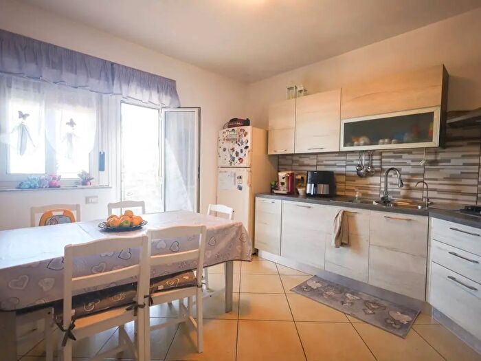 Appartamento con 6 locali in vendita in Viale Grimaldi, Catania