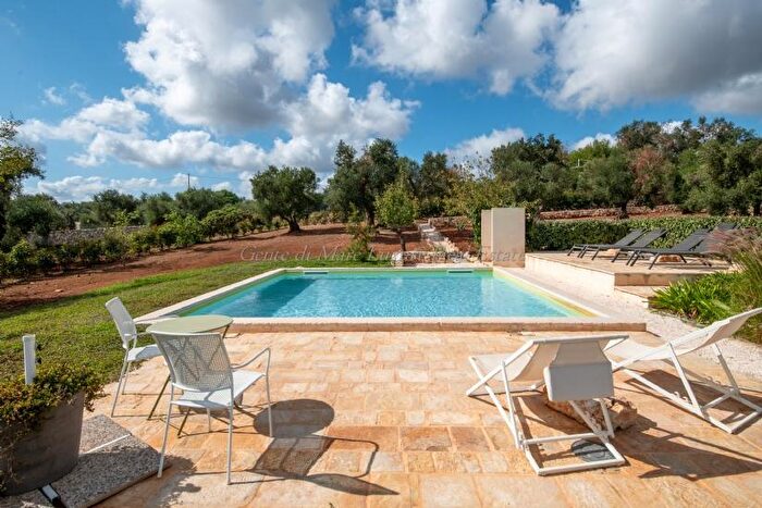 Casa con 8 locali in vendita in Ostuni