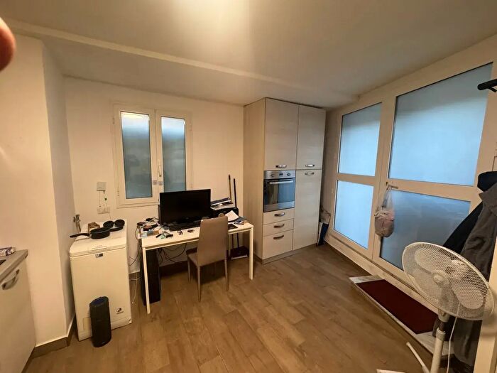 Appartamento bilocale in affitto in Via Brigata Bologna, Napoli