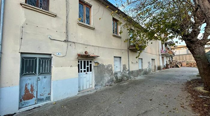 Appartamento quadrilocale in vendita in Via Torre della Catena Benevento Contrada Santa Clementina Benevento Campania Italia, Benevento