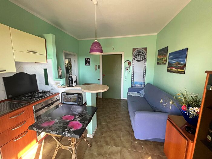 Appartamento trilocale in vendita in Follonica