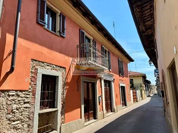 Appartamento quadrilocale in affitto in Via Conte Cavour, Cavour