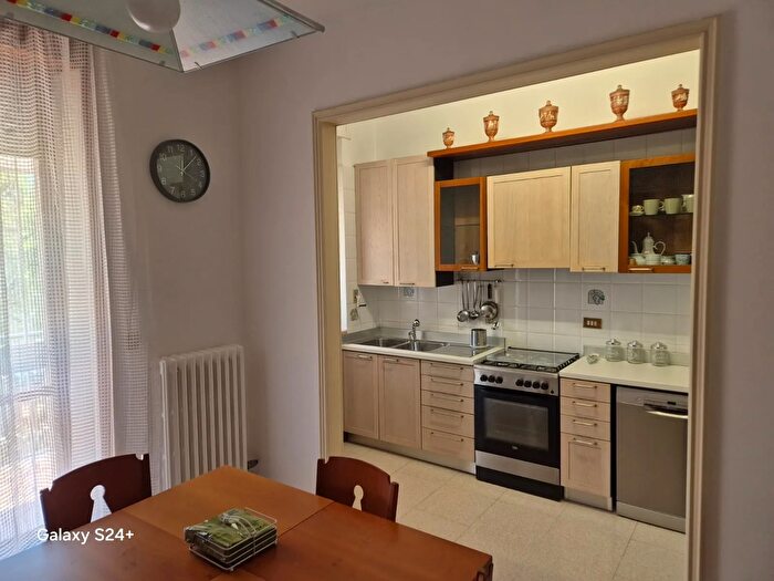 Appartamento con 6 locali in affitto in Lecce