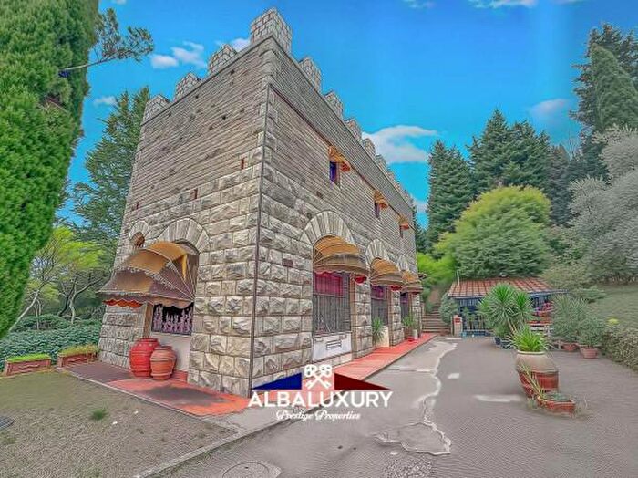 Casa con 6 locali in vendita in Via Villamagna, Firenze