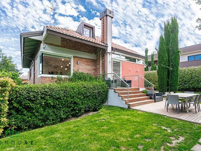 Casa con 8 locali in vendita in Via Martri di Pizzocalvo, San Lazzaro Di Savena