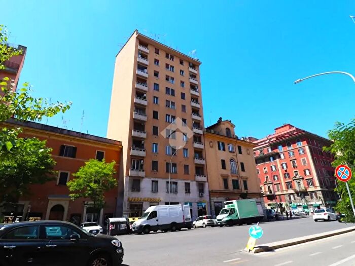 Appartamento monolocale in affitto in Via Taranto, Roma