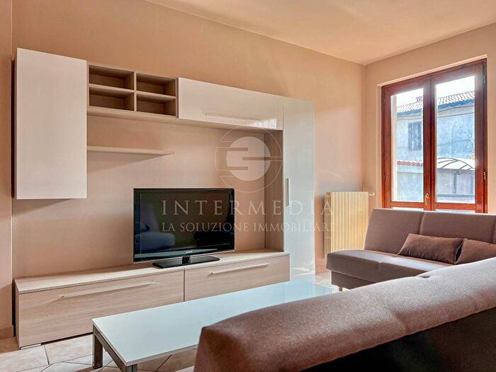 Appartamento trilocale in affitto in Vicolo Giuseppe Verdi, Cazzago San Martino Calino, Cazzago San Martino