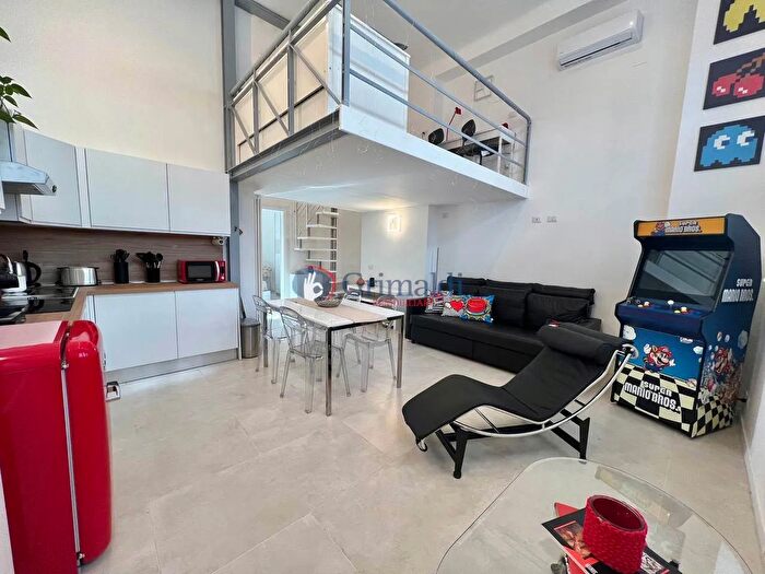 Appartamento trilocale in vendita in Via Simone dOrsenigo, Milano