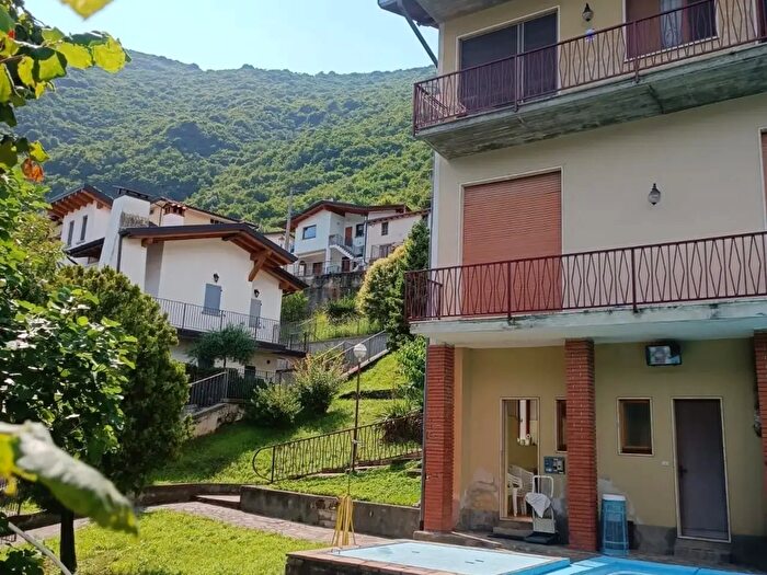 Appartamento bilocale in vendita in Via Don Giancarlo Pezzotta, Ranzanico