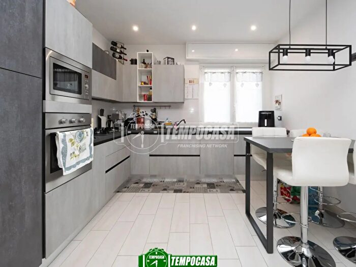 Appartamento bilocale in vendita in Via Sorrento, Melzo