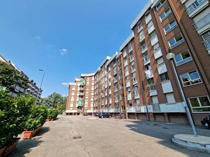 Appartamento trilocale in vendita in Via delle camelie, Primaticcio, Milano