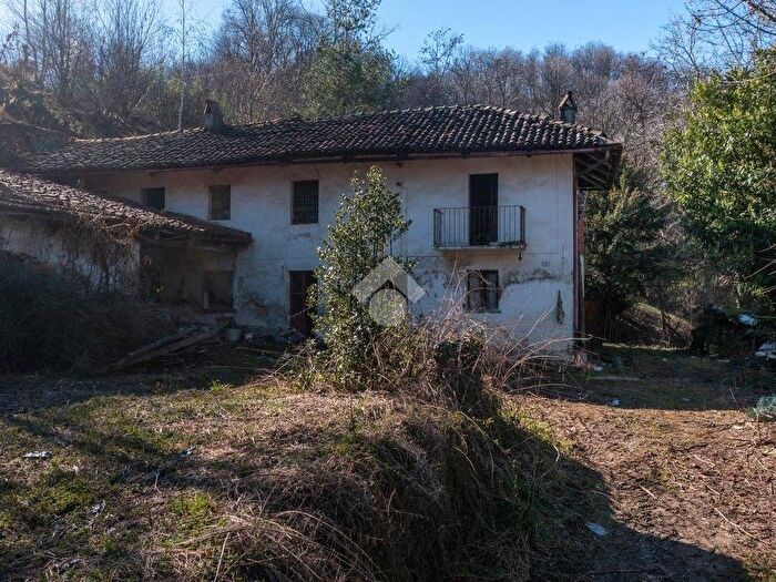 Casa trilocale in vendita in via San Leone, Manta