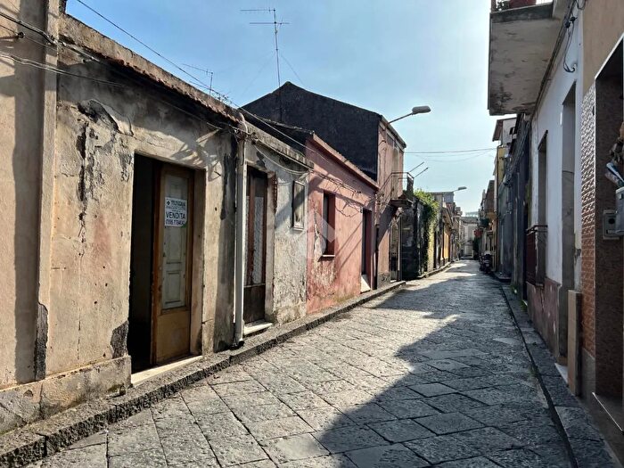 Casa monolocale in vendita in Via Giacomo Leopardi, Giarre