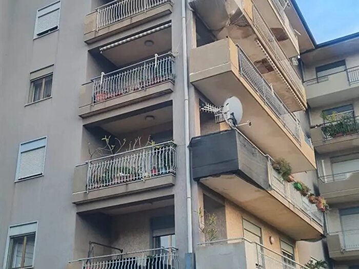 Appartamento con 5 locali in vendita in Via Settembrini, Giarre