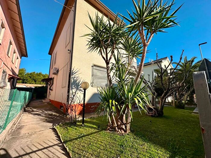 Casa con 8 locali in vendita in Indirizzo Via Civitanova, Civitanova Marche