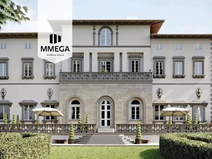 Appartamento con 6 locali in vendita in Via Benedetto da Maiano, Firenze