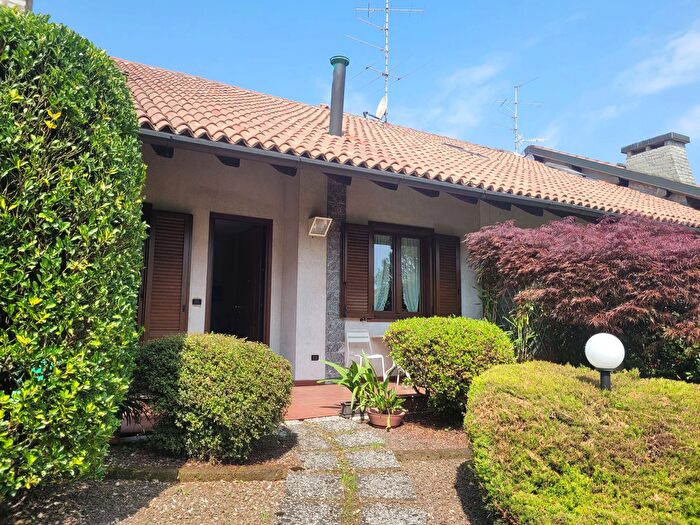 Casa trilocale in vendita in Via Ariosto, Fagnano Olona