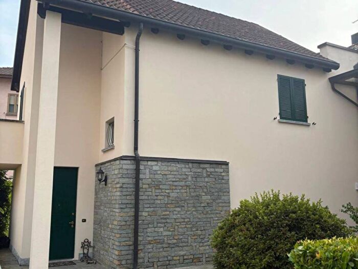 Casa quadrilocale in affitto in VIA VIGNOLA, Centro, Dervio