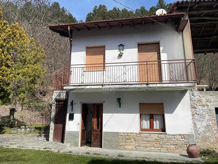 Casa trilocale in vendita in Frazione Casa Rocchi, Romagnese