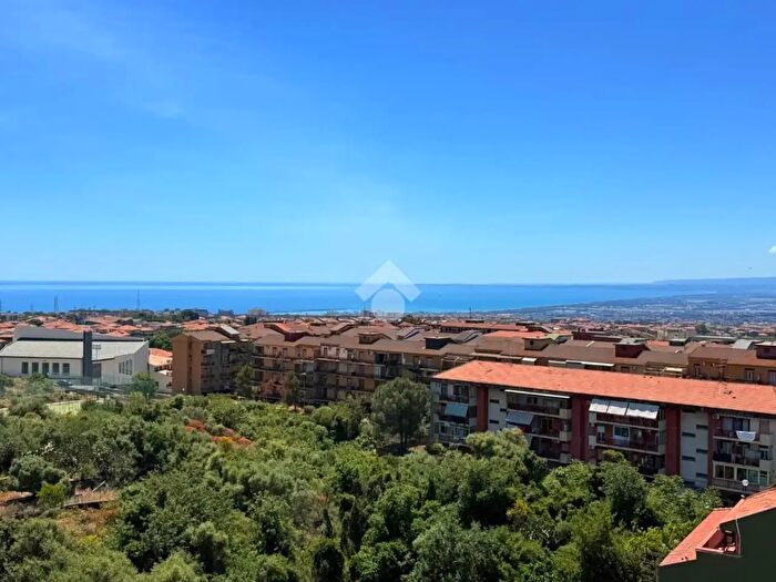 Appartamento bilocale in vendita in Via Simone, Catania