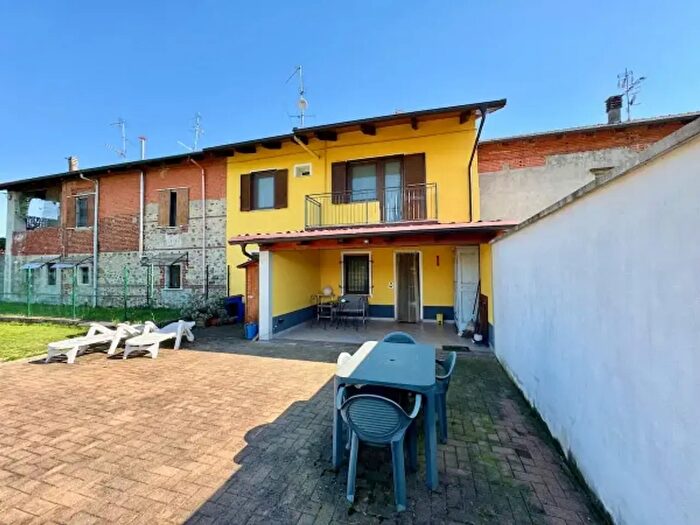 Casa con 6 locali in vendita in Via Pietro Micca, Sandigliano
