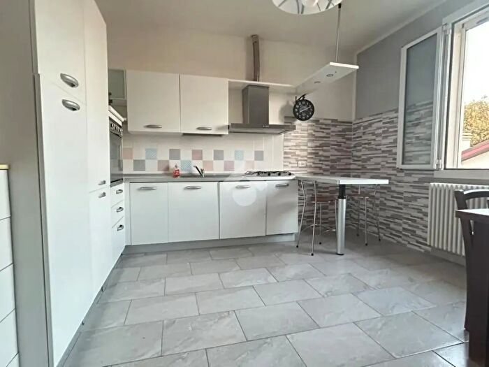 Appartamento con 6 locali in vendita in Via Goffredo Mameli, Conselice