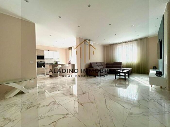 Appartamento trilocale in vendita in Trani