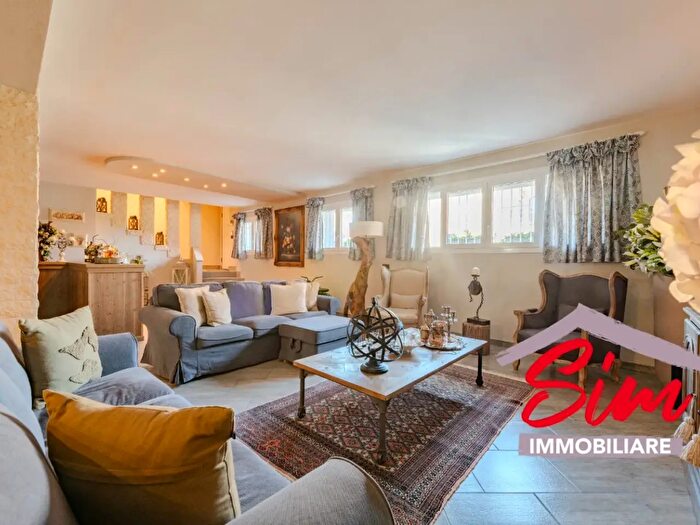 Casa con 5 locali in vendita in Via Raffaello Faraggiana Snc, Novara