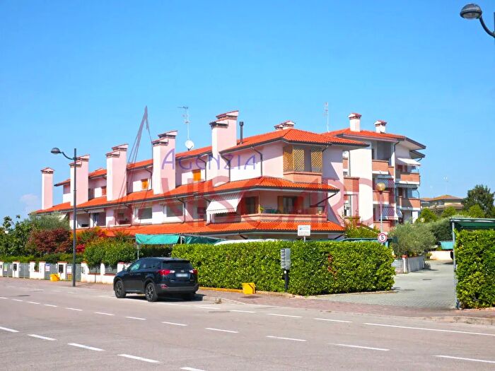 Appartamento trilocale in vendita in Via della Meridiana, Caorle