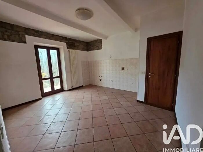 Appartamento con 6 locali in vendita in Via dellAppennino, Vernio